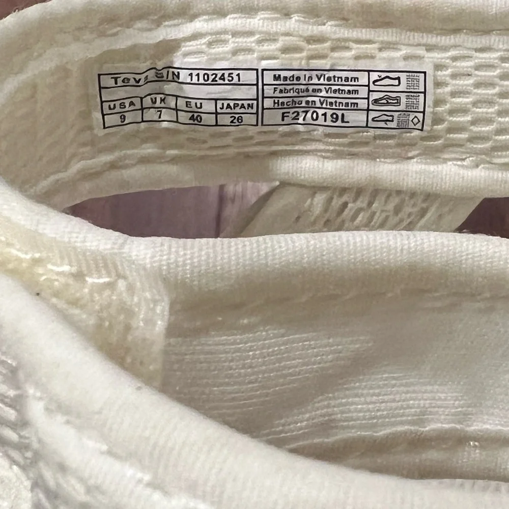 TEVA FLATFORM UNIVERSAL MESH BRIGHT WHITE PLATFORM SANDALS